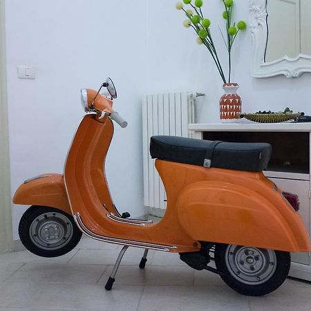 Vespa B&B Palermo Bagian luar foto