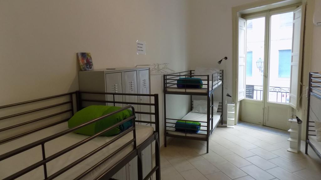 Vespa B&B Palermo Bagian luar foto