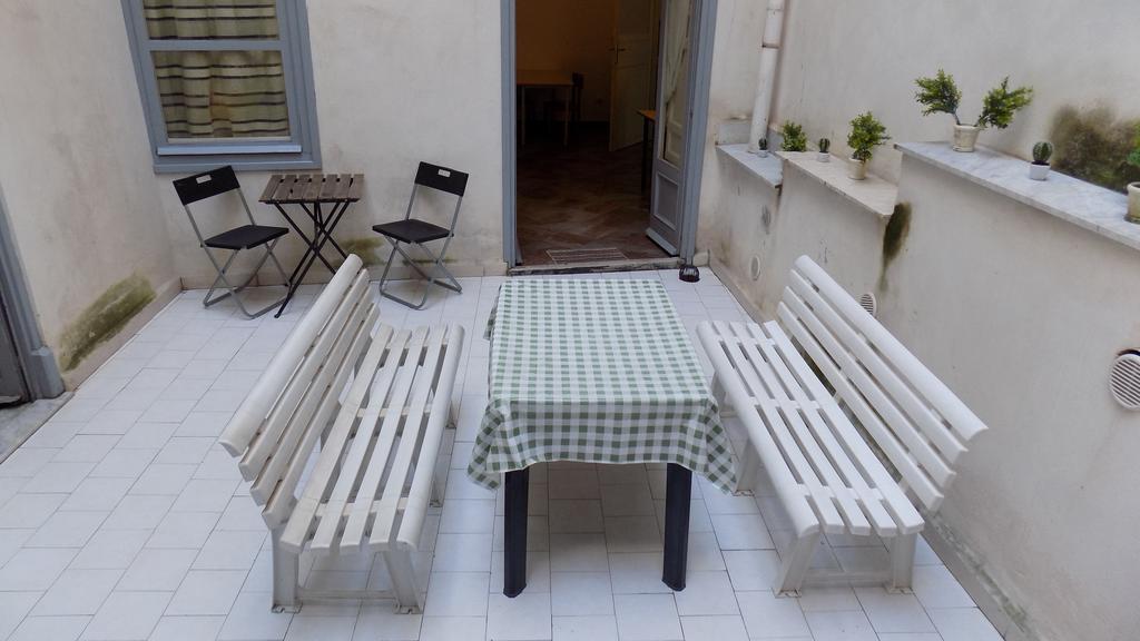 Vespa B&B Palermo Bagian luar foto