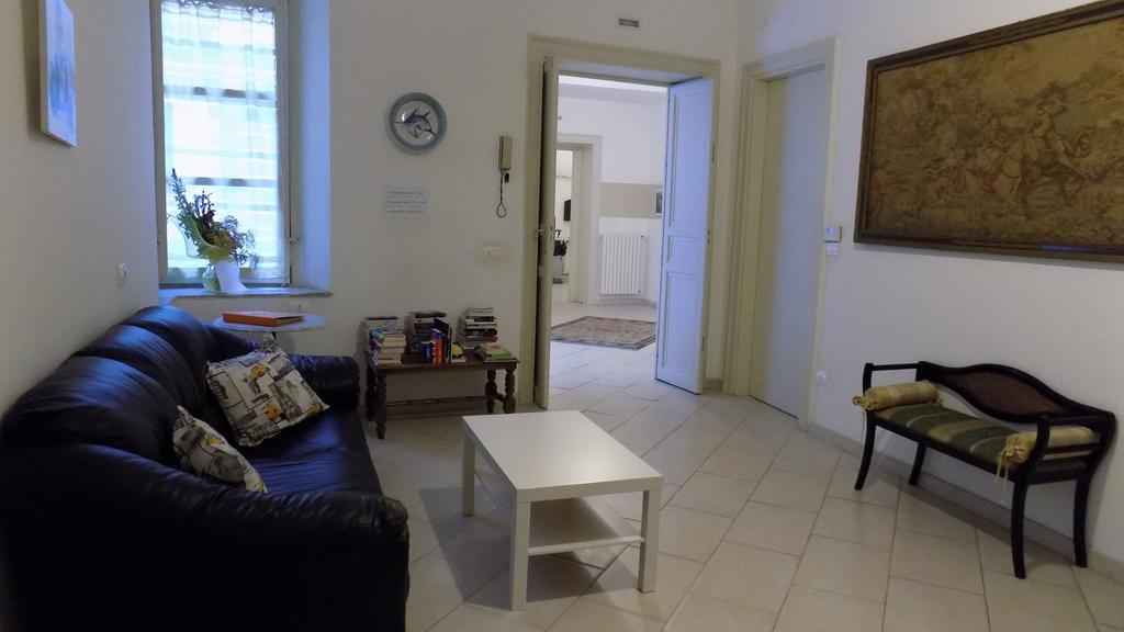 Vespa B&B Palermo Bagian luar foto