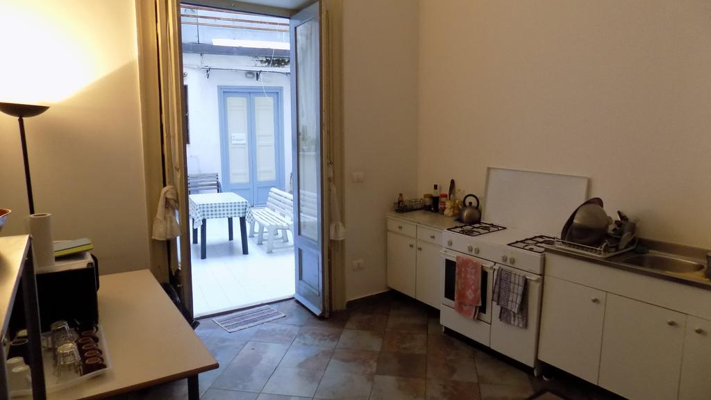 Vespa B&B Palermo Bagian luar foto