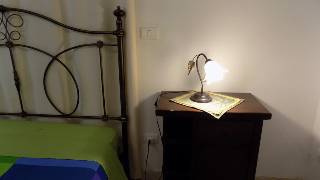 Vespa B&B Palermo Bagian luar foto